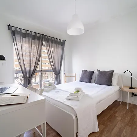 Alvares Araujo - Familiar Perto Da Estacao De Comboios Μπράγκα