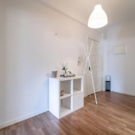 Apartamento Alvares Araujo - Familiar Perto Da Estacao De Comboios *