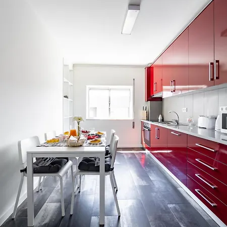 Apartamento Alvares Araujo - Familiar Perto Da Estacao De Comboios *