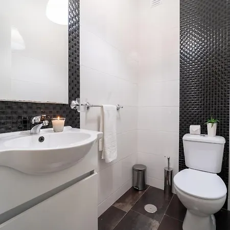 Alvares Araujo - Familiar Perto Da Estacao De Comboios * Braga