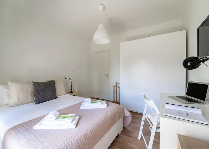 Alvares Araujo - Familiar Perto Da Estacao De Comboios アパート *